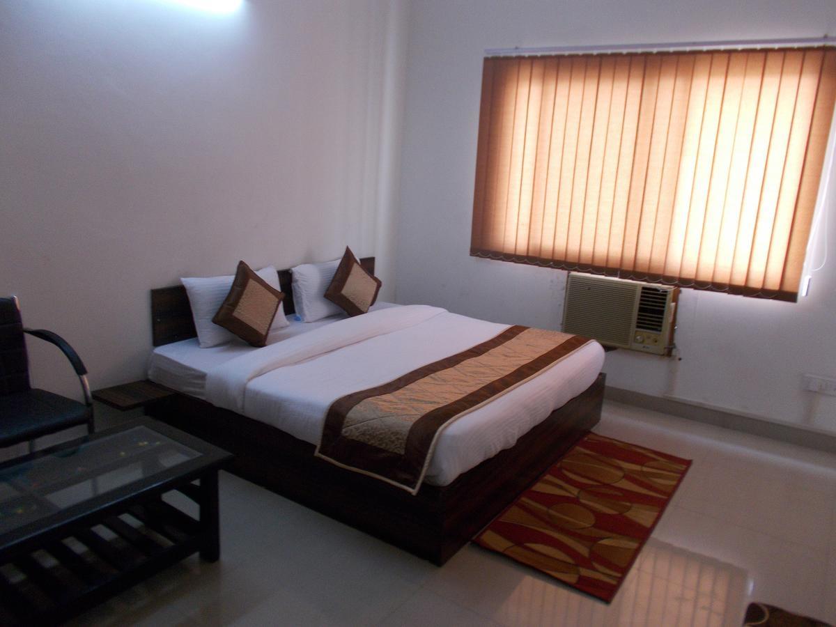 The Radiance Suites And Apartment Yeni Delhi Dış mekan fotoğraf
