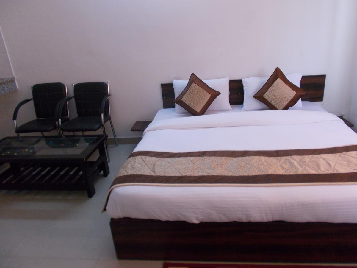 The Radiance Suites And Apartment Yeni Delhi Dış mekan fotoğraf