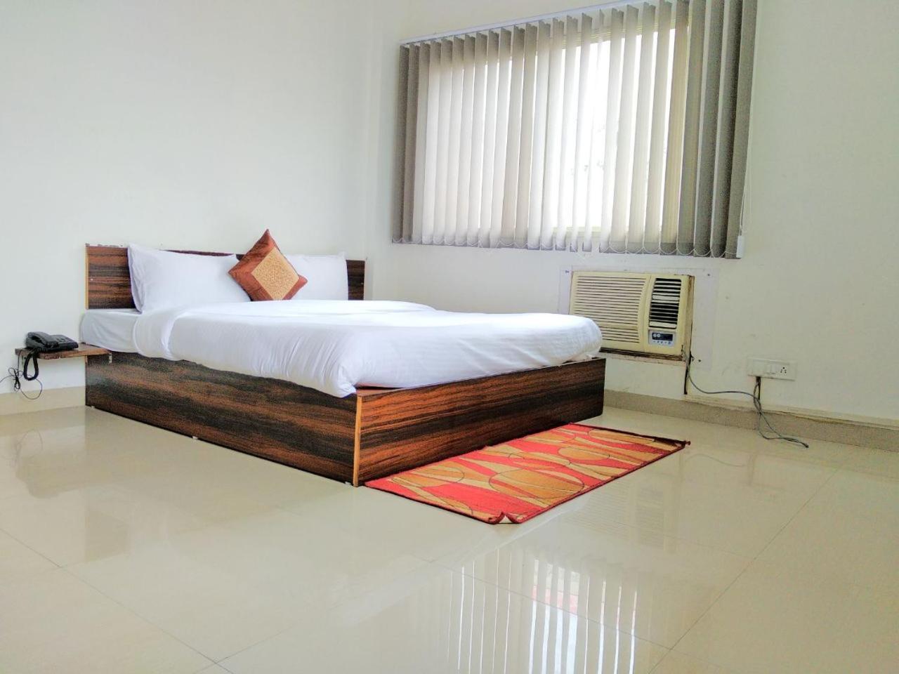 The Radiance Suites And Apartment Yeni Delhi Dış mekan fotoğraf