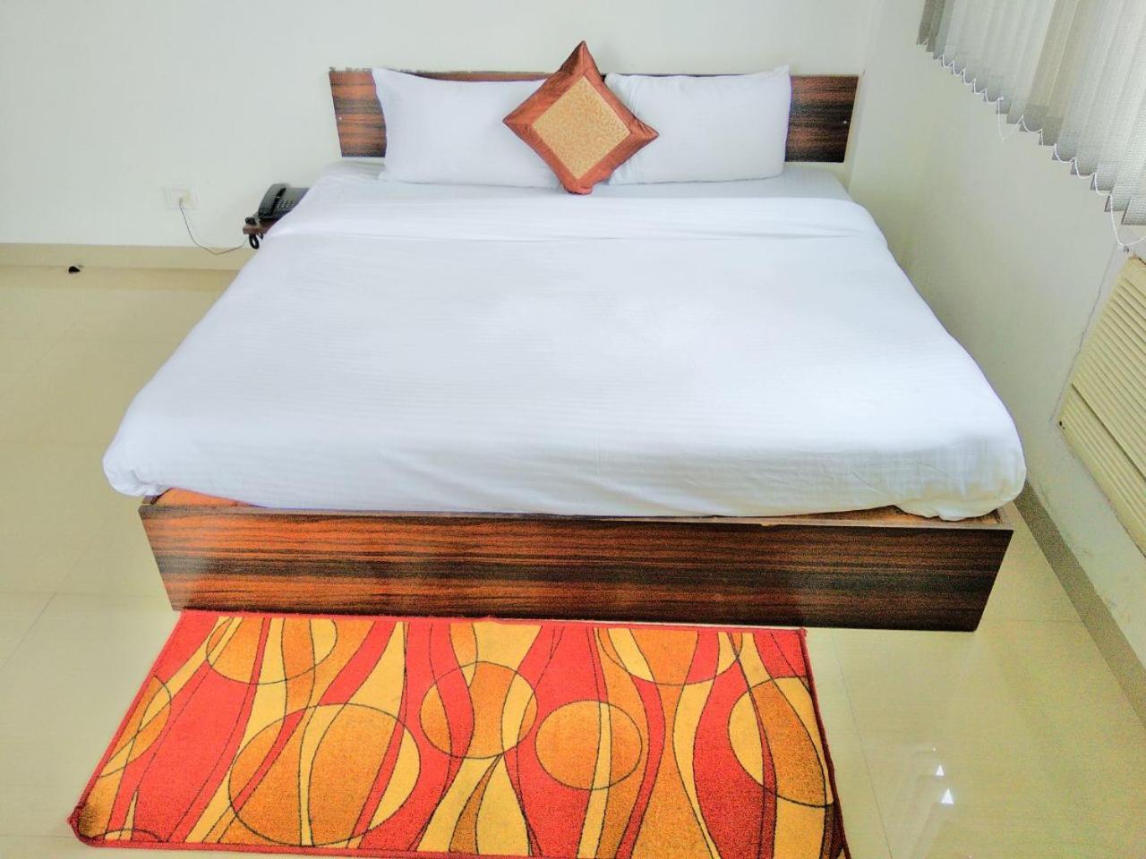 The Radiance Suites And Apartment Yeni Delhi Dış mekan fotoğraf